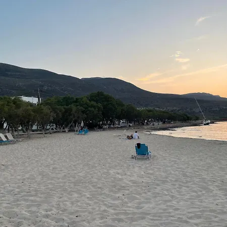 Nyaraló House By The Sea *