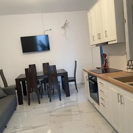 House By The Sea * Diakófti