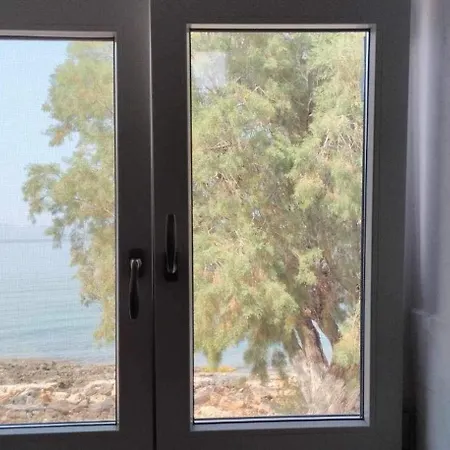 Nyaraló House By The Sea *