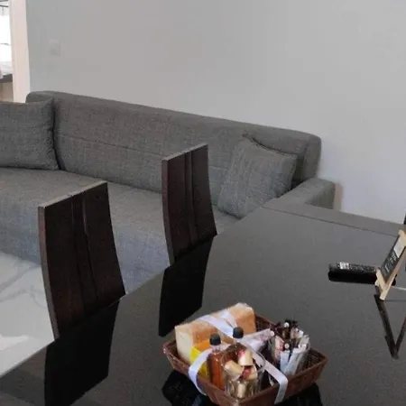 House By The Sea * Diakófti