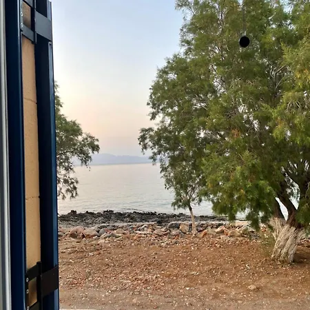 Nyaraló House By The Sea *